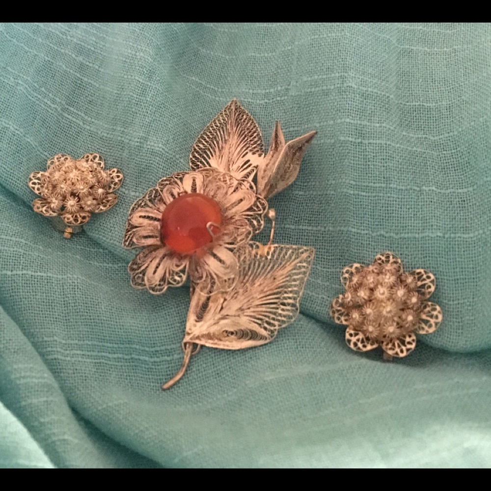 Filigree Brooch Set - Picture 4 of 6